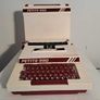 Petite 990 portable typewriter Image 5