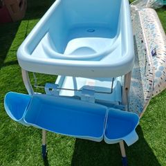 chicco baby bath and changing table