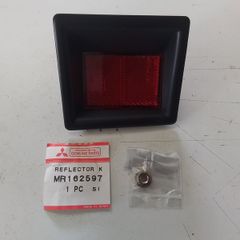 Mitsubishi Rear L/H Reflector.