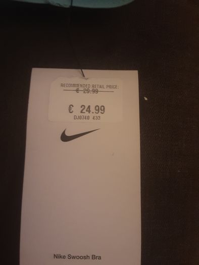 Sports Bra/NIKE Sports Bra .. Colour: Pale Green .. Size: Medium