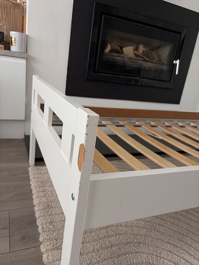 Toddler bed with guardrail