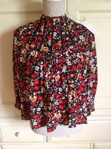 BNWT ZARA Floral Print Top Size S