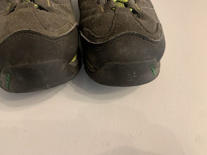 Kids Karrimor Hot Rock size UK5 walking boots
