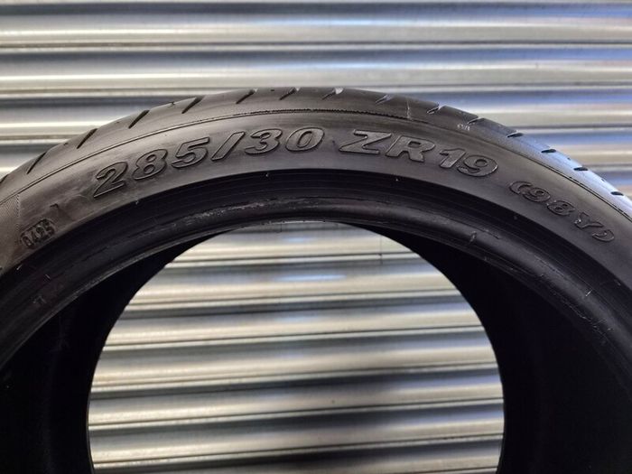 Pirelli 255/35R19 + 285/30R19