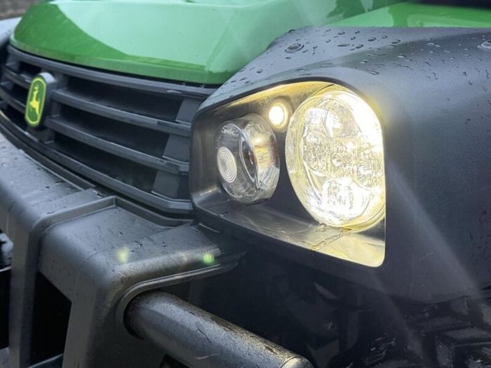 2022 John Deere Gator Hpx815e