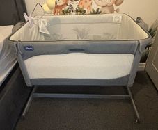 chicco next2me bedside crib with mattress and mattress topper