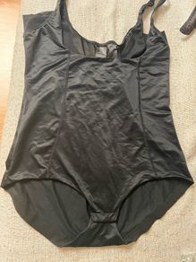 Shaping bodysuit