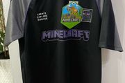 BNWT: Boys Minecraft T-Shirt ( Age 10-11)
