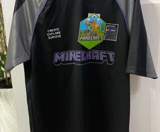 BNWT: Boys Minecraft T-Shirt ( Age 10-11)