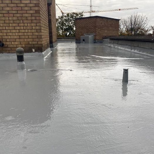 Waterproofing Liquid Rubber for Roofs, Balcony, Terraces etc.