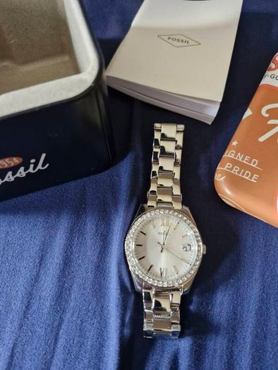 Fossil Womens Watch In Tin Box