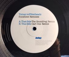 Tomaz vs Filterheadz - Sunshine Carl COX / Scumgrog.com Remixes - Intec Records - Quality Early 00s Tech-HOUSE!