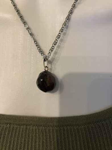 Chain necklace with black stone pendant