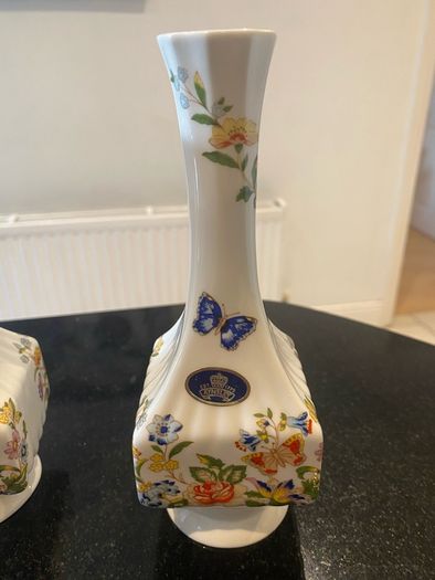 aynsley  cottage garden vase seven euro each
