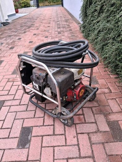 Log splitter + JCB Power pack & JCB Breaker &Tools