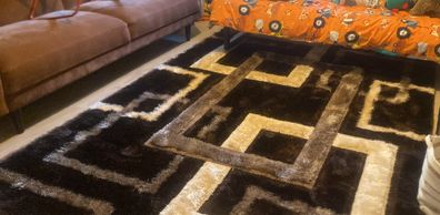 Beautiful Chocolate Brown & Cream Rug