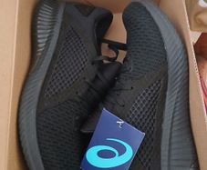 Asics black runners BRAND NEW size 10