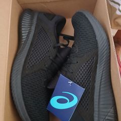 Asics black runners BRAND NEW size 10