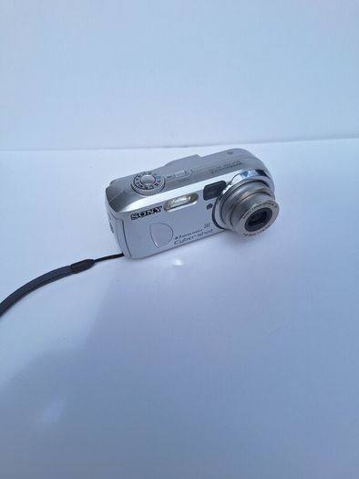 Sony Cyber-shot DSC-P73