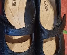 School shoes/ clarks