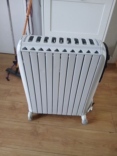 DeLonghi Dragon 4 Oil Filled Radiator