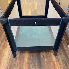travel cot