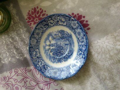 mixed lot of nice  plates for sale can be sold each of lot .
