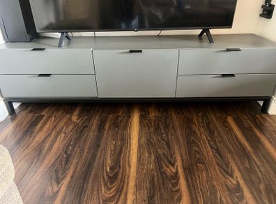 TV unit w storage
