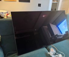 Flawless 55 LG C2 OLED 4K TV (OLED55C2) Zero Burn in, Unused Stand
