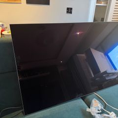 Flawless 55 LG C2 OLED 4K TV (OLED55C2) Zero Burn in, Unused Stand