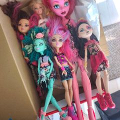 monster high and ever after dolls