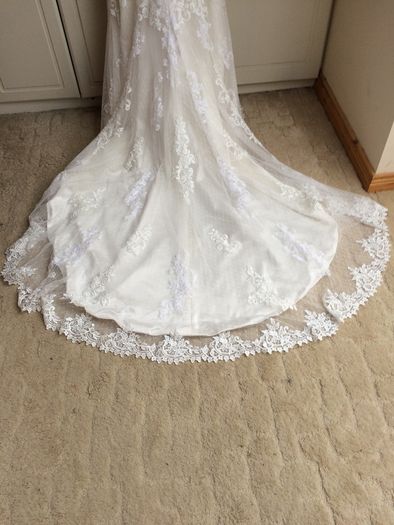 Lace wedding dress