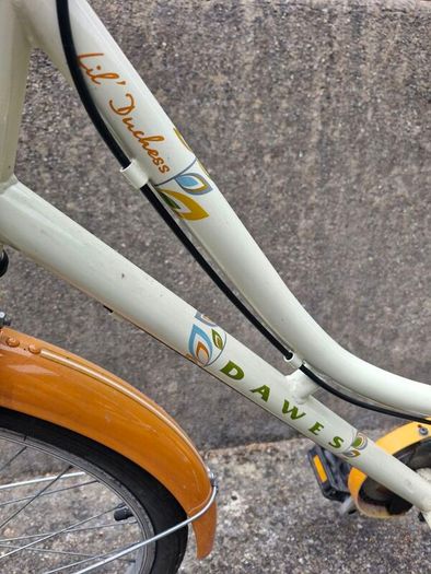 Girls Dawes Lil Duchess bicycle. 24 inch wheel