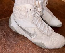 Nike Tawa