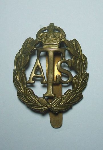 REGIMENTAL CAP BADGES (brass & bi-metal) - 5 original types (see below), militaria lot C.