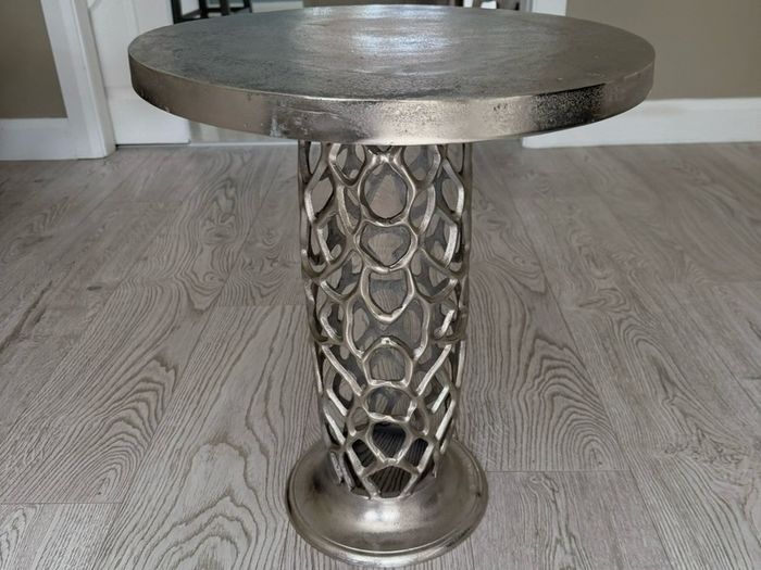 A set of 2 Aluminum Round Side Table