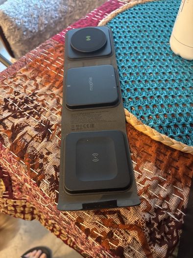 electric  wireless multi travel charger