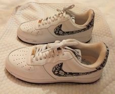 Mens Nike Trainers-size 8.5 Uk/eu 42