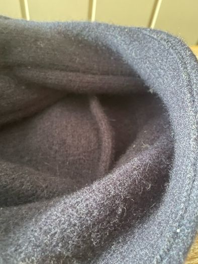 cloche bucket hat with a flower decoration 100% virgin wool Seeberger new