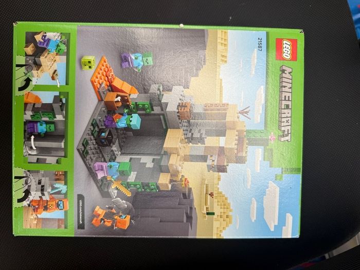 Brand New LEGO Minecraft Zombie Dungeon (21587) - Sealed Box