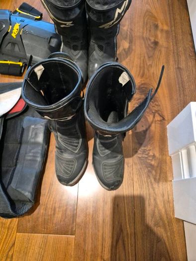 Leathers,boots,gloves,back,chestprotector,airbag
