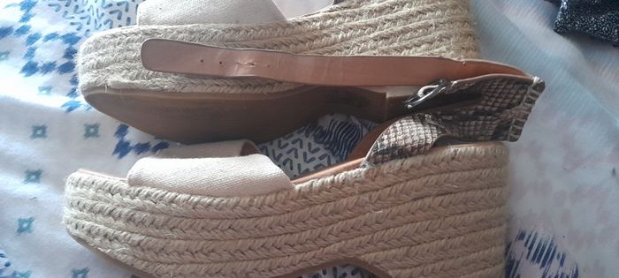Ladies shoes