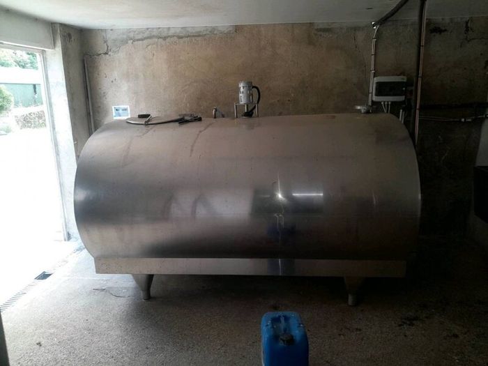 Milking machine