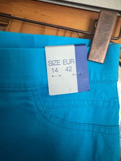 BNWT Dunnes Stores blue crop stretchy jeggings for women size UK14 EU42 Postage included