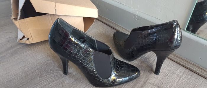 new ankle shoes size 3
