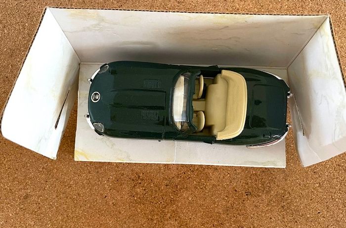 Die-Cast Nissan Silvia S.15 1/55 scale model