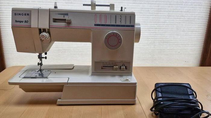Singer Sewing machine Tempo 50