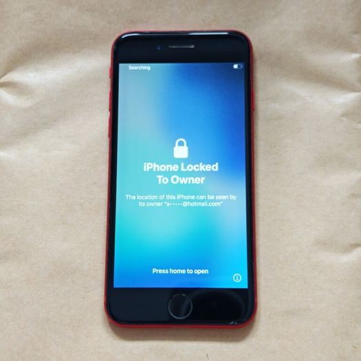 Apple iPhone SE 2020 - 64GB - Product Red - Cracked - Activation locked - Parts