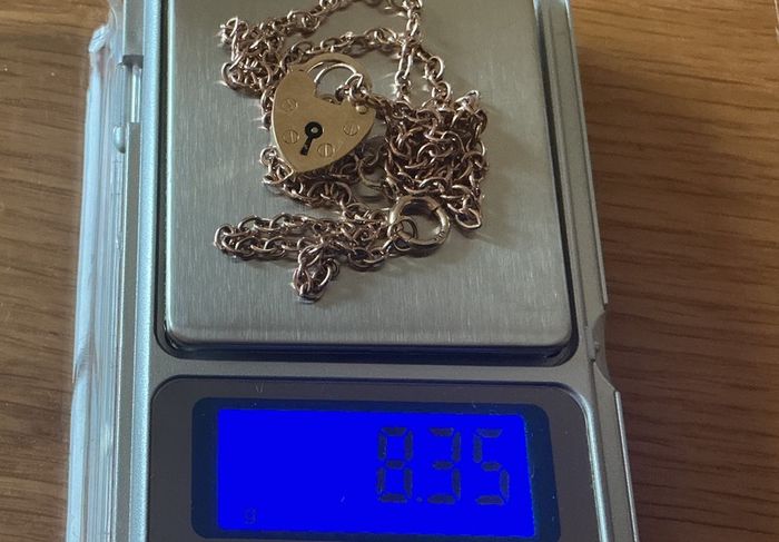 New 9ct Solid ROSE GOLD  Heavy CHAIN  And 9ct yellow Gold Padlock Pendant