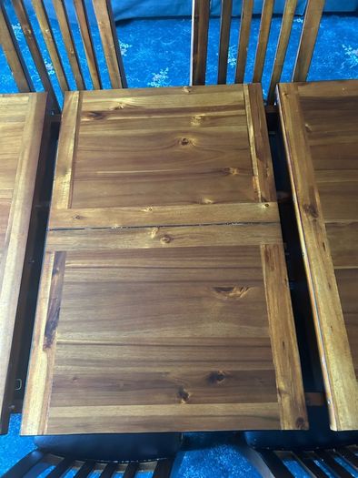 Extendable Table and 8 Chairs